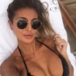 Cristina Buccino, foto in bikini: "Chi ha detto che lʼestate è finita?" 03