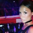 Nicole Minetti, toccatine con un uomo misterioso. E poi quel selfie... 01