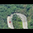 Cina, 99 tornanti a picco sul vuoto con la Ferrari3