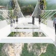 Cina, il ponte di vetro dei record chiude troppi visitatori4