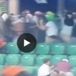 YOUTUBE Legia, follia ultrà: spray urticanti contro steward