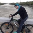 Iran, donne: vietato andare in bici. E la protesta femminile è social FOTO 6