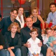 Berlusconi con i nipoti su Chi