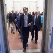Renzi a Napoli, De Magistris dà buca. Scontri in Galleria Umberto 3