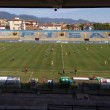 Pisa, calciatori festeggiano con tifosi fuori dallo stadio5