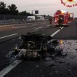 Porsche d'epoca a fuoco in autostrada: completamente distrutta FOTO 3