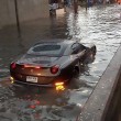 Ferrari California da 800mila dollari finisce nell'acqua