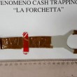 Furti al bancomat con la forchetta ecco come rubavano le banconote