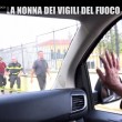 Nonna bolognese con Le Iene porta tortellini a pompieri Amatrice2