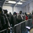 Calais, migranti sgomberati dalla Giungla dopo notte di scontri e tensioni con la polizia FOTO VIDEO 5