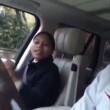 Antonio Valencia guida e riprende figlia che canta3