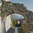 Malerba, furgoncino delle consenge distrugge l'antico arco3