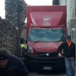 Malerba, furgoncino delle consenge distrugge l'antico arco2