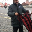 Matteo Salvini srotola striscione per il No a Mosca e rischia arresto01