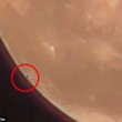 YOUTUBE Ufo decollano dalla Luna. Allucinazione o...?05