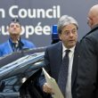 Gentiloni debutta a Bruxelles: "Ue in ritardo su migranti. Vigili su Mediaset"02