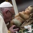 Papa Francesco, Te Deum per i giovani: "Li abbiamo costretti a emigrare"04
