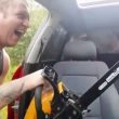 Scherzo con motosega: tagliano la mano all'amico per imitare il video virale "Chainsaw Massacre" 3