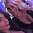 Wanda Nara e signora Medel, selfie esplosivo: "Senza tette non hai il paradiso"