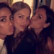 Nicole Minetti, forme splendide in vacanza con le amiche 05