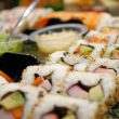 Sushi, allarme biologi: è dannoso per i mari e per l'uomo. Ma tutti ne vanno matti03
