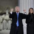 YOUTUBE Melania Trump in oro ruba la scena al gala a Washington FOTO 3