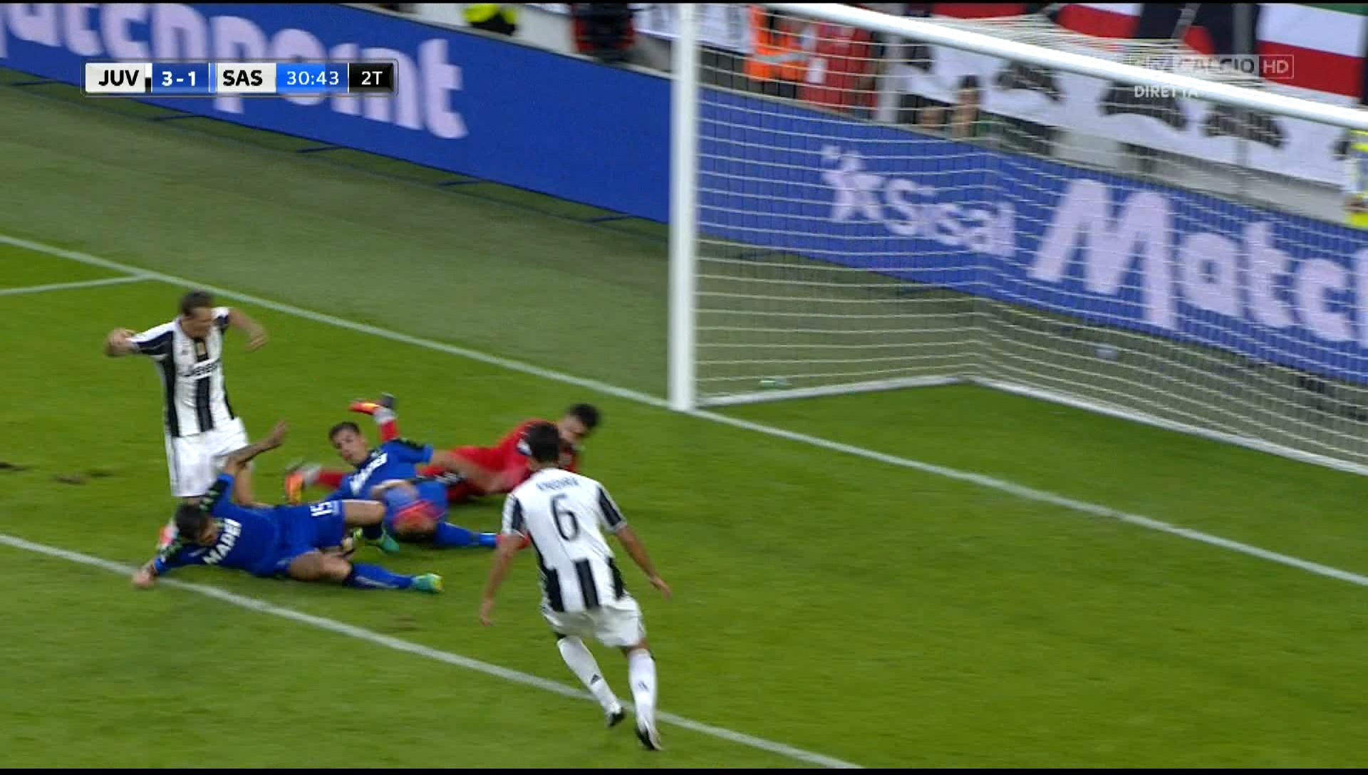 Juventus, lista Champions: out Hernanes, ecco Lichtsteiner e Sturaro