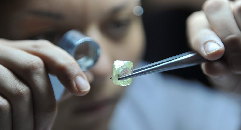 Russia, trovato il diamante più grande in Europa: 181 carati