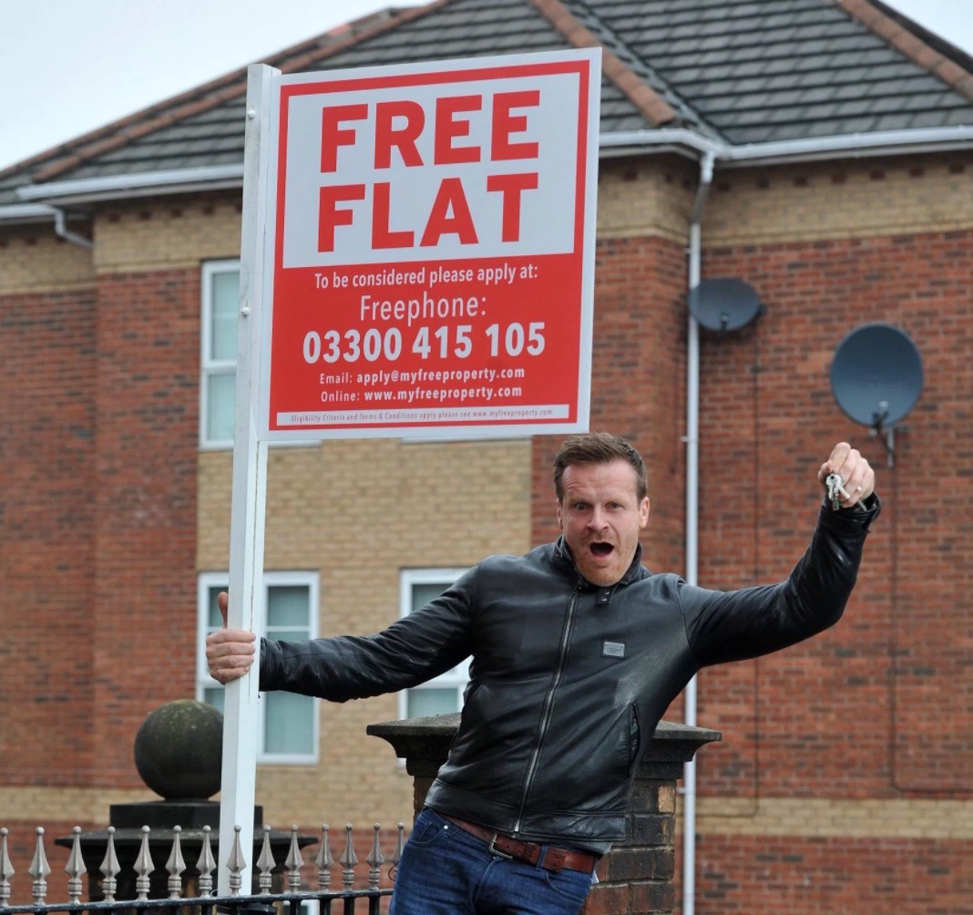 Milionario ex senzatetto regala la sua casa da 120mila sterline