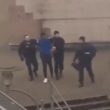 Violentato col manganello dalla polizia: rivolte in strada a Parigi, 24 arresti3