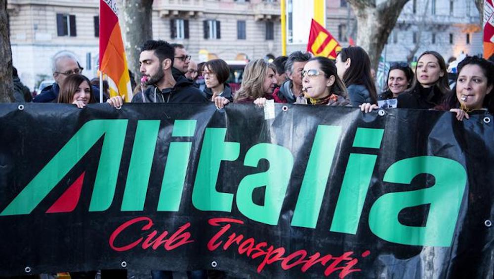 Alitalia, trovato accordo: contratto resta valido (per ora)