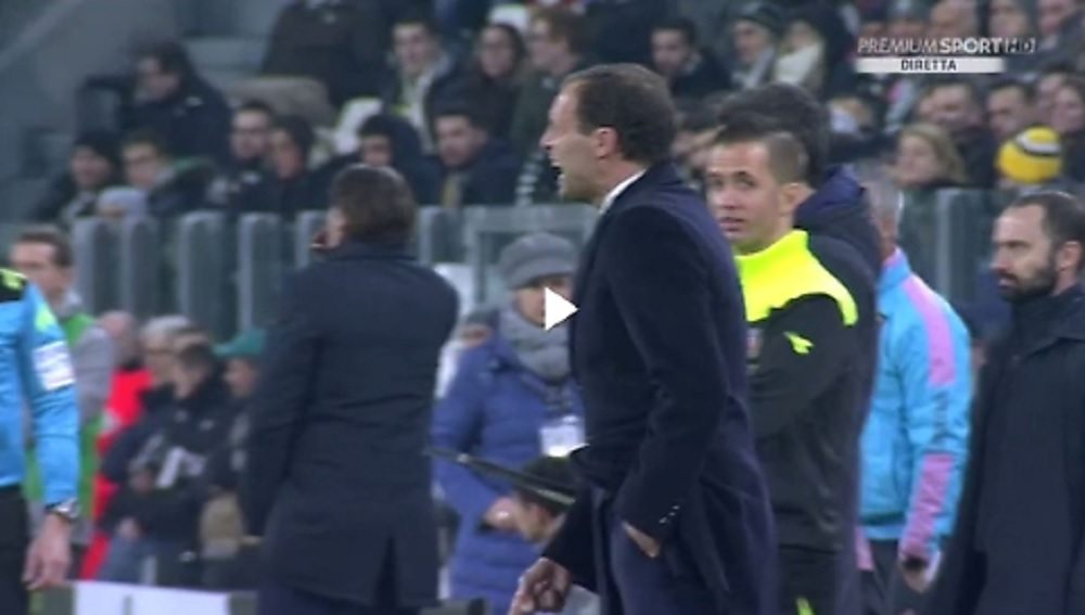 YOUTUBE Allegri-Bonucci, lite in campo. Tecnico: "Stai zitto, testa di c...."