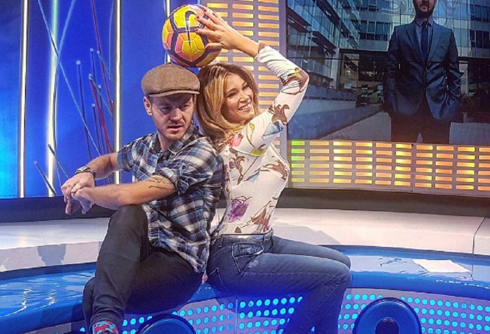 Diletta Leotta palleggia con Alessandro Cattelan VIDEO Instagram