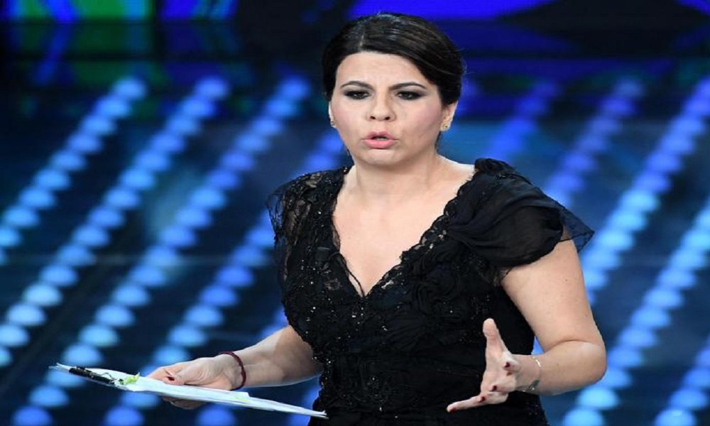 Sanremo: Geppi Cucciari ricorda Regeni e poi difende la Raggi VIDEO