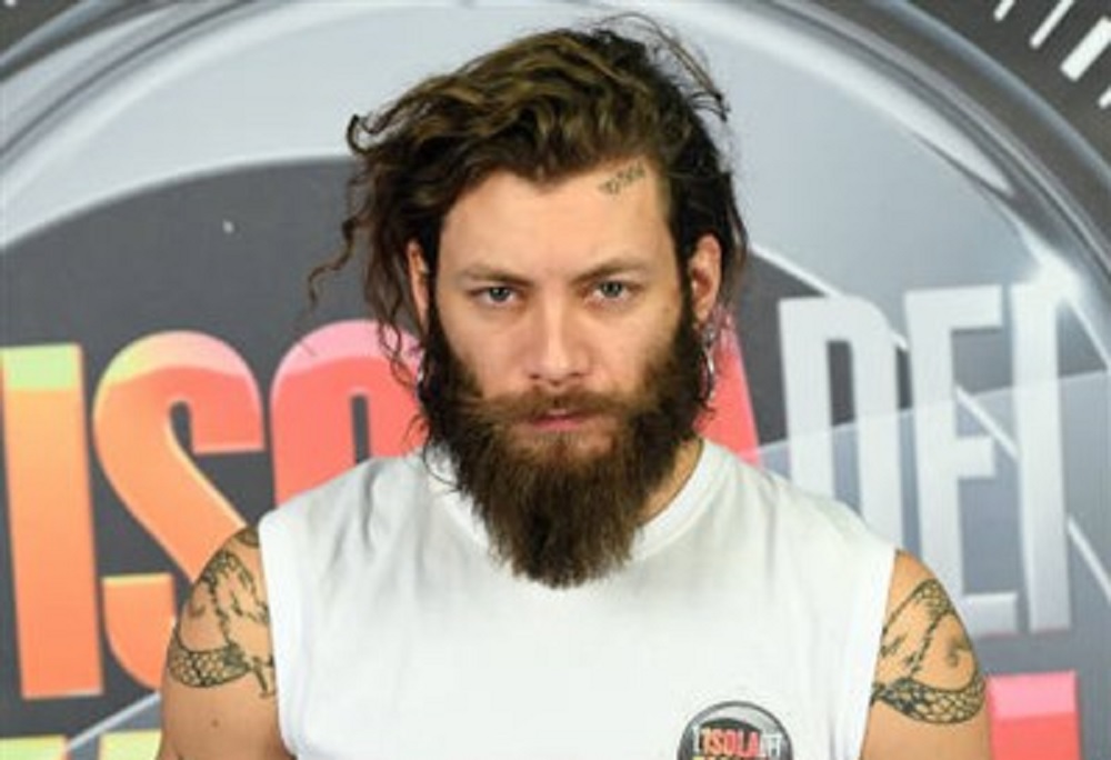 Isola dei famosi, Andrea Marcaccini furioso con la produzione: "Pezzi di m..."