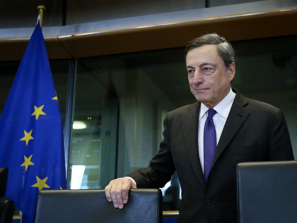 Spread Btp-Bund sfonda quota 200, Borsa Milano giù. Draghi: "Ripresa solo agli inizi"