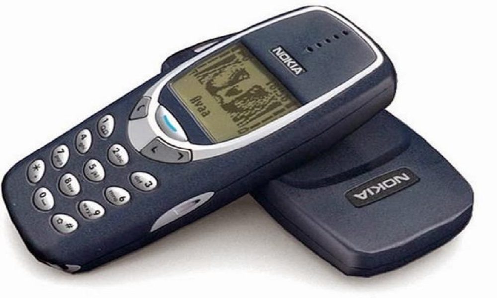 Nokia, il 3310 torna a sorpresa in commercio