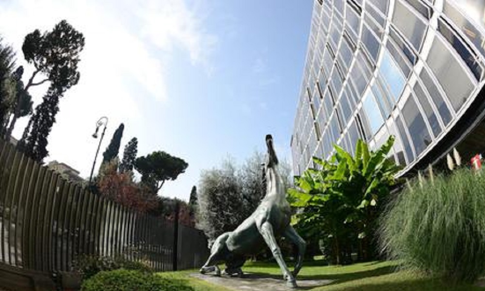 Il Cda taglia i compensi degli artisti. Tetto a 240mila euro