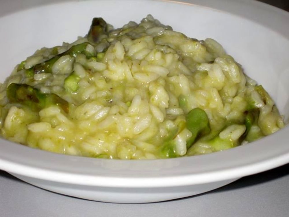 Risotto, i segreti per non rovinarlo: mai lavare il riso, soffriggi poco, tosta i chicchi...