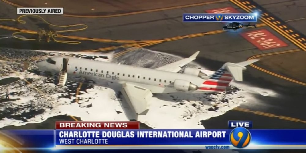 YOUTUBE Aereo urta cervo al decollo, costretto a riatterrare per principio di incendio