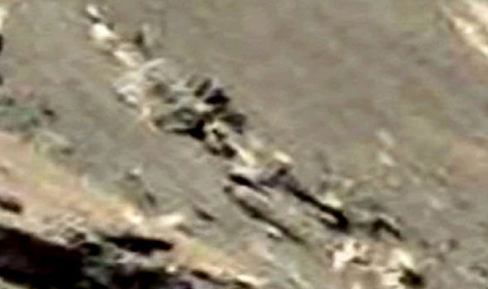 YOUTUBE - "Scheletro alieno gigante su Marte": roccia anomala