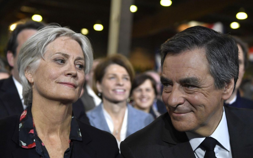 Fillon si ritira dalla corsa all'Eliseo? La moglie Penelope in stato di fermo