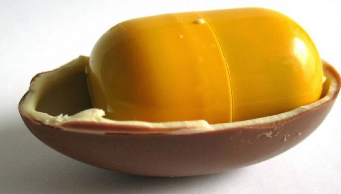 Ovetto Kinder Sorpresa, perché il bussolotto è giallo? Mistero svelato