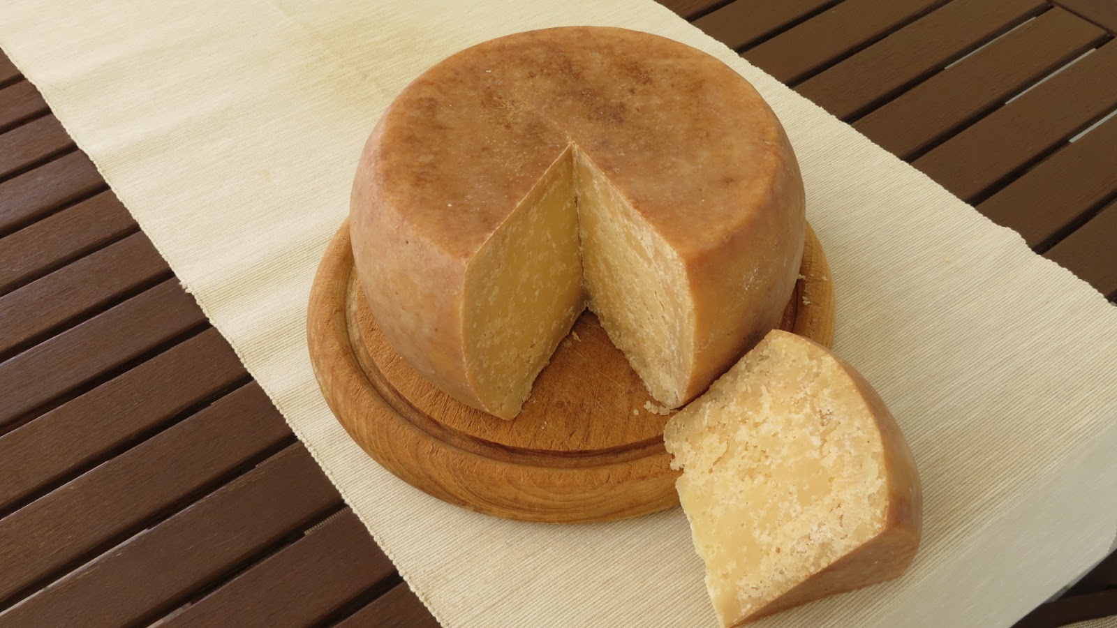 Pecorino, patto fra i pastori e Briatore: sarà nei menù di tutto il mondo