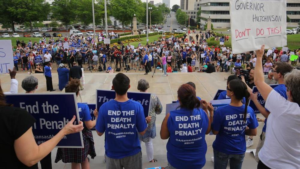 Arkansas, giudice blocca esecuzione di sei condannati a morte 01