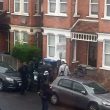 Londra, poliziotti sparano a musulmana