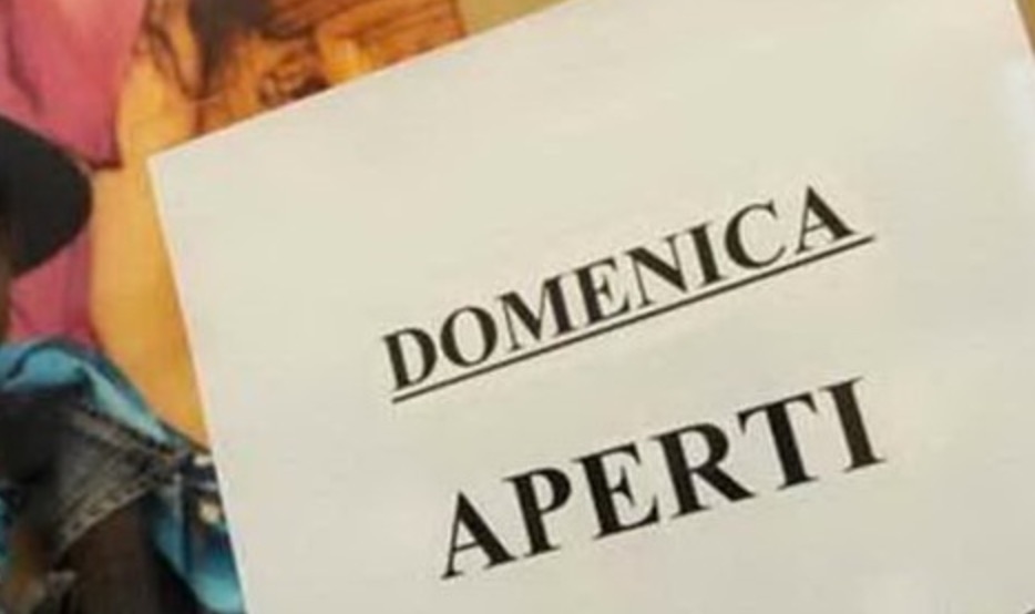 Negozi aperti anche se è festivo. E anche se la Regione lo vieta