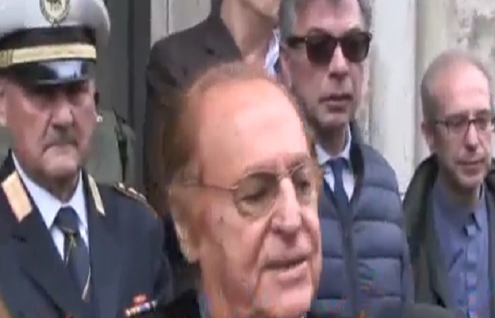 Gianni Boncompagni, camera ardente. Arbore: "Oggi è una giornata tristissima"