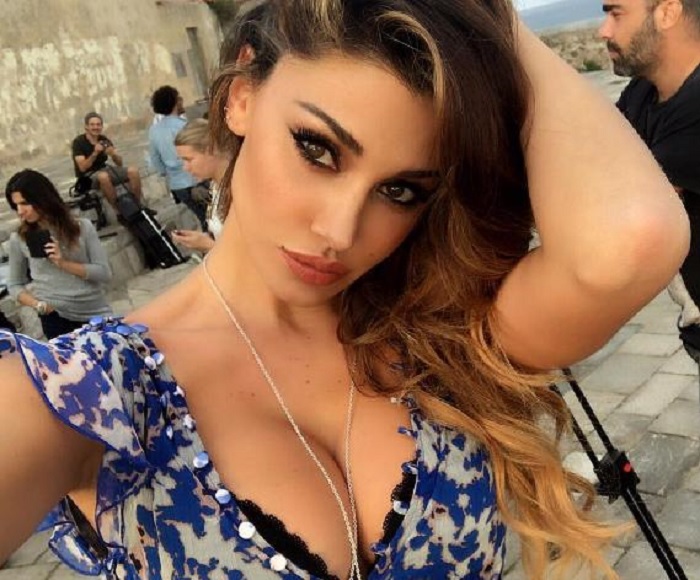 Belen Rodriguez e la foto da piccola: "Convinta di fare già spettacolo"