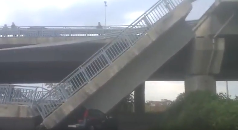 Cuneo, cavalcavia della tangenziale crolla su auto dei carabinieri: illesi i due militari